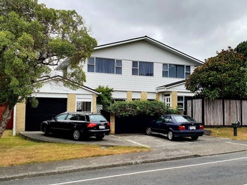 11 Spinnaker Drive, Whitby, Porirua