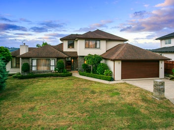 2 Archer Rayner Place, Greenhithe, Auckland