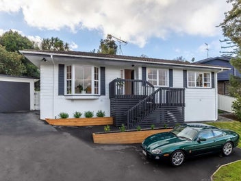 11 West Glade Crescent, Birkenhead, Auckland