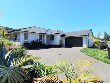 55 Inverness Drive, Pyes Pa, Tauranga