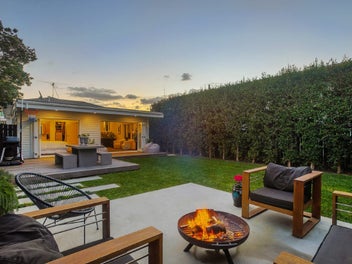 355 Point Chevalier Road, Point Chevalier, Auckland