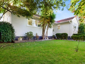 2/331 Royal Road, Massey, Auckland