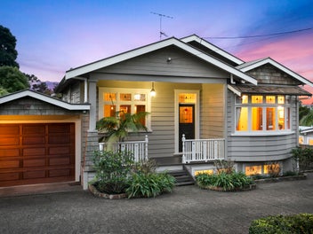 42 Maritime Terrace, Birkenhead, Auckland