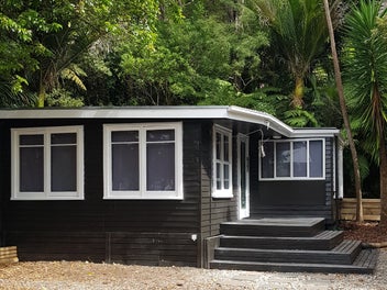 160 Laingholm Drive, Laingholm, Auckland