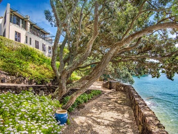 2 Old Lake Road, Narrow Neck, Auckland