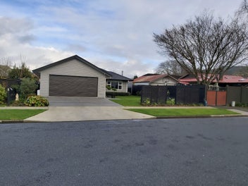 4 Palmer Crescent, Silverstream, Upper Hutt