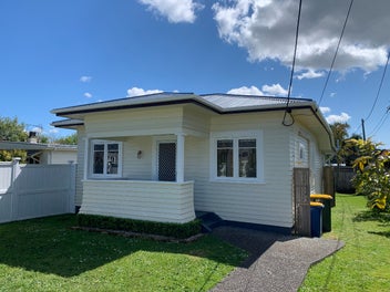 2/90 Beach Haven Road, Beach Haven, Auckland