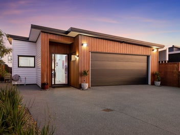 33 Coast Boulevard, Papamoa Beach, Papamoa