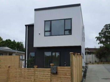 4A TRENGOVE PLACE, West harbour, Auckland