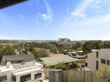 6 Bronzewing Terrace, Unsworth Heights, Auckland