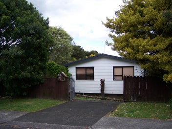 35 Autumn Avenue, Glen Eden, Auckland