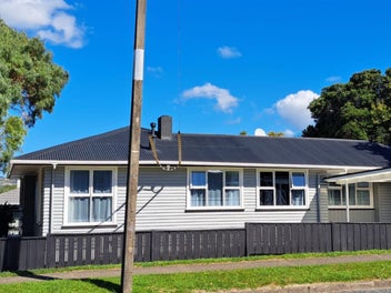 45 Victory Crescent, Tawa, Wellington