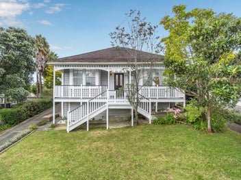 45 Maritime Terrace, Birkenhead, Auckland