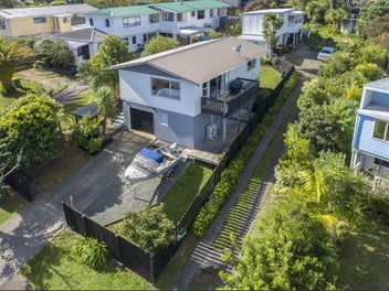10 John Road, Stanmore Bay, Whangaparaoa