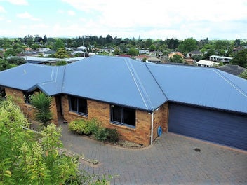 57 Forest Lake Road, Forest Lake, Hamilton
