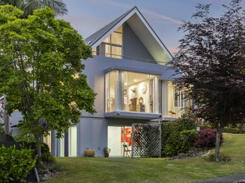 8 Lingham Crescent, Torbay, Auckland