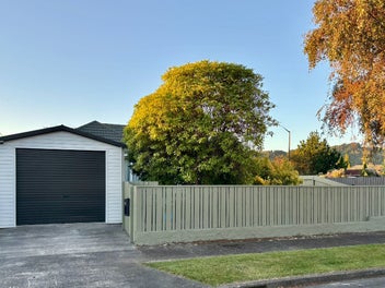 25 Athlone Crescent, Boulcott, Lower Hutt