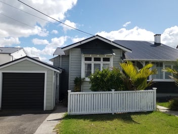 1/5 Corrella Road, Belmont, Auckland