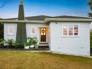 4 Le Roy Terrace, Birkenhead, Auckland