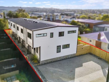 4/2 Kereru Street, Henderson, Auckland