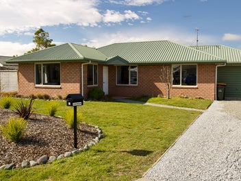 84 Starveall Street, Brightwater