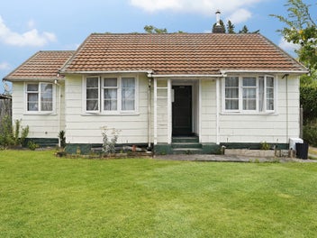 15 Paul Crescent, Fairfield, Hamilton