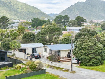 22 Domett Esplanade, Cobden, Greymouth