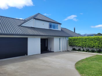 2 Callender Place, Shelly Park, Auckland