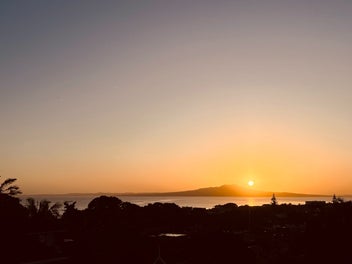 2/11 Seaview Road, Castor Bay, Auckland