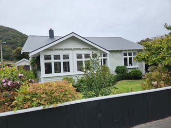 15 Karamu Street, Eastbourne, Lower Hutt