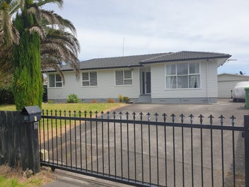 21 Ben Lora Place, Mangere East, Auckland