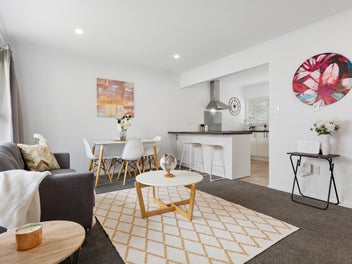 2/70 Nile Road, Milford, Auckland