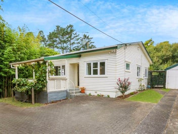 53 Woodside Road, Massey, Auckland