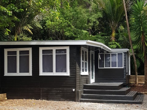 160 Laingholm Drive, Laingholm, Auckland