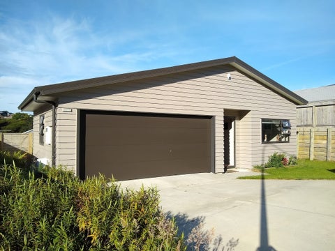 12 Moonsail Drive, Whitby, Porirua
