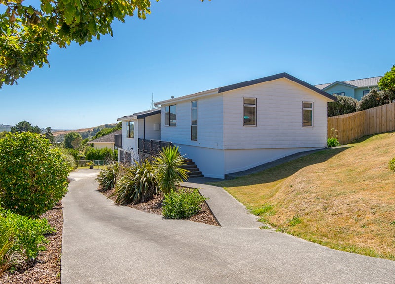 39 Rose Street, Ranui, Porirua - Carousel 1