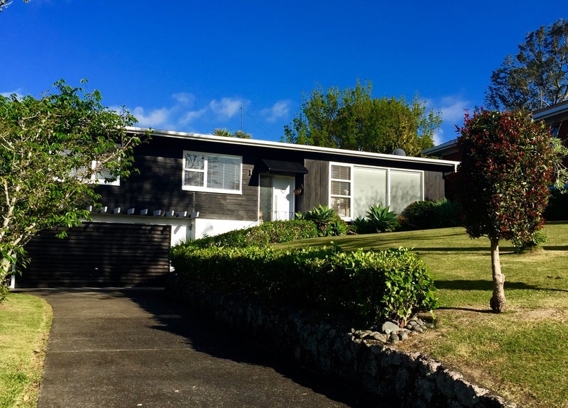 46 Woodstock Road, Forrest Hill, Auckland - Carousel 1