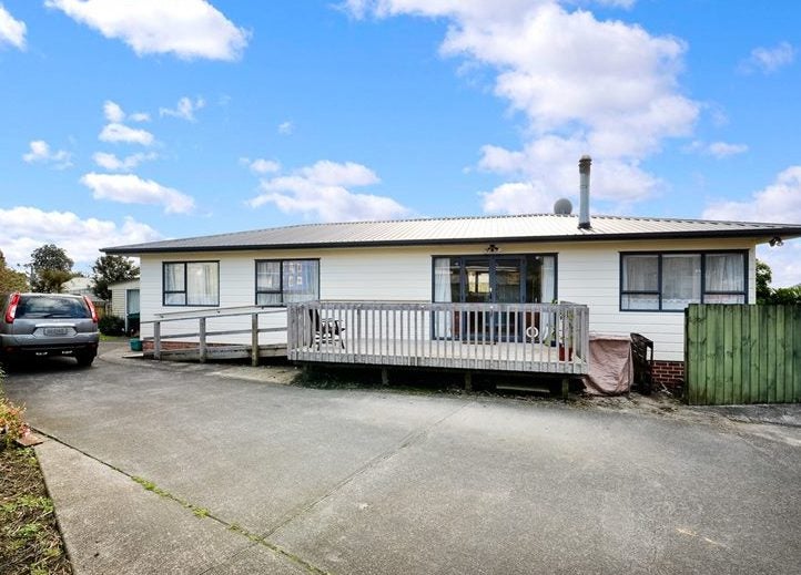 1/17 Mickle Street, Te Atatū South, Auckland - Carousel 1