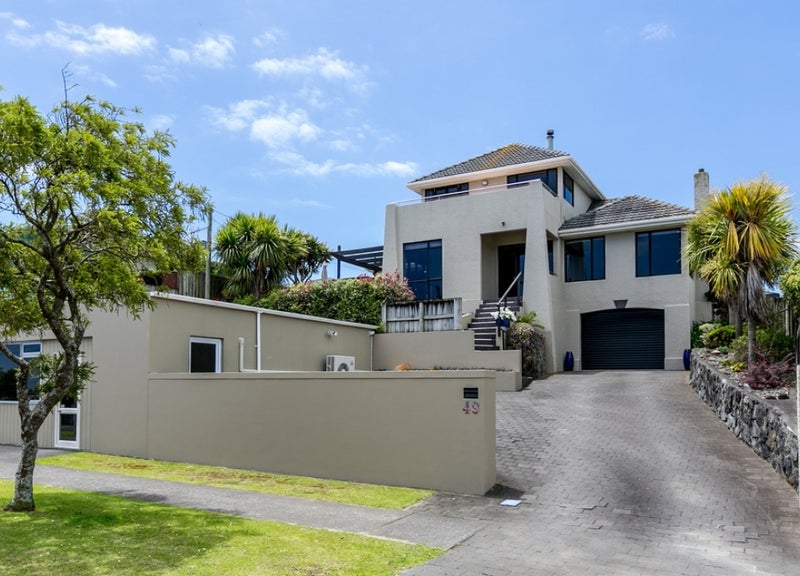 49 Paynters Avenue, Strandon, New Plymouth - Carousel 1