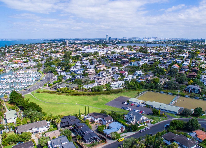 16A Commodore Parry Road, Castor Bay, Auckland - Carousel 1