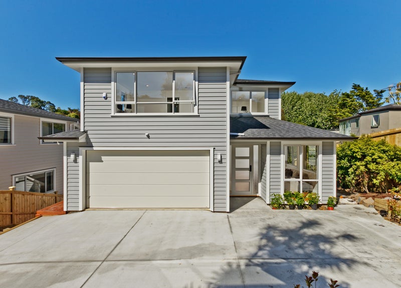 102B Beach Road, Castor Bay, Auckland - Carousel 1