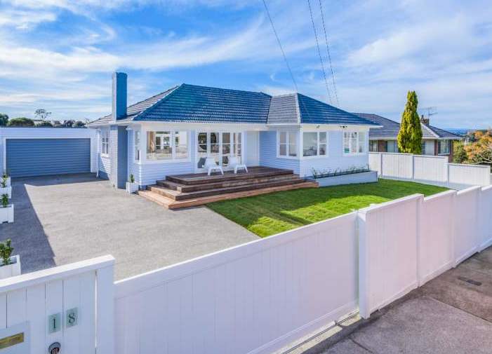 18 Maxine Place, St Heliers, Auckland - Carousel 1