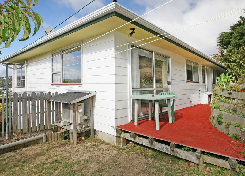 13 Te Kiteroa Grove, Churton Park, Wellington - Carousel 1