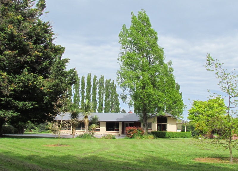 206 Beach Road East, Elgin, Ashburton - Carousel 1