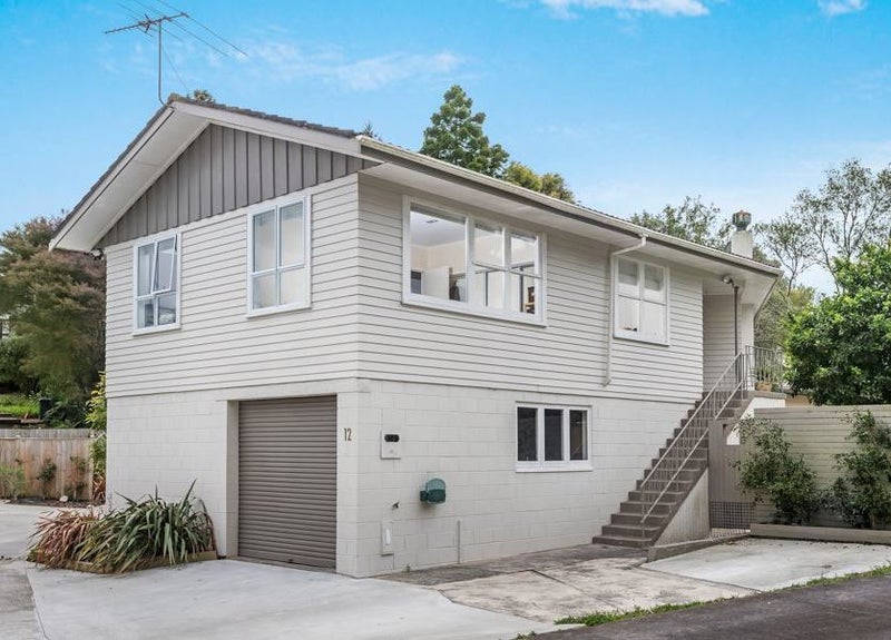 12 Bacot Place, Howick, Auckland - Carousel 1