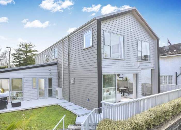 21 Orakei Road, Remuera, Auckland - Carousel 1