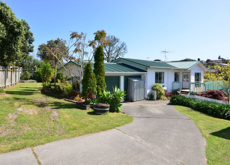 41 Charlotte Street, Stanmore Bay, Whangaparaoa - Carousel 1