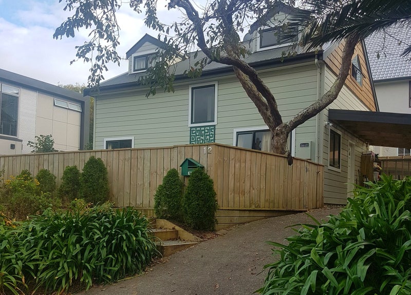 12 Pascoe Avenue, Paremata, Porirua - Carousel 1