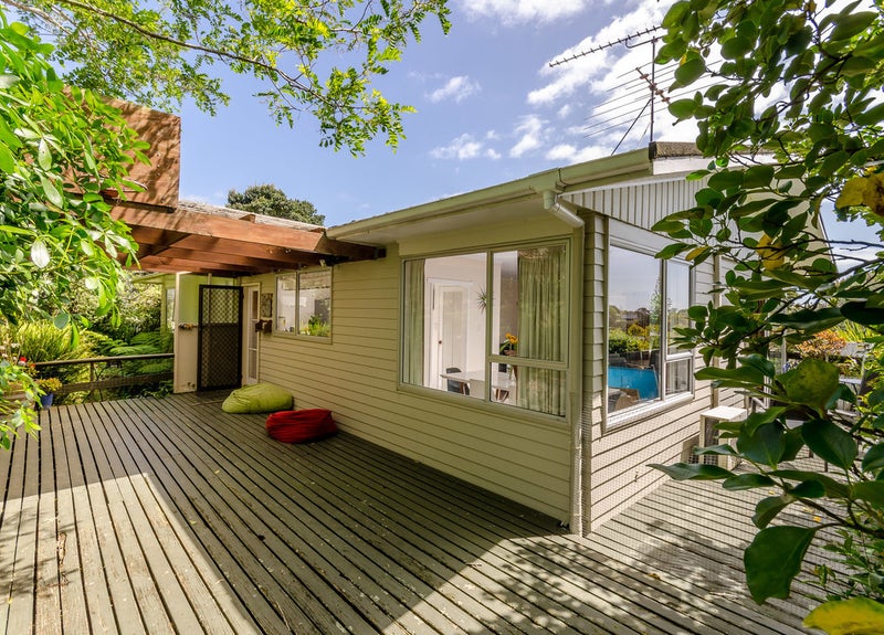 Property Valuation for 14 Beacon Avenue, Campbells Bay, Auckland