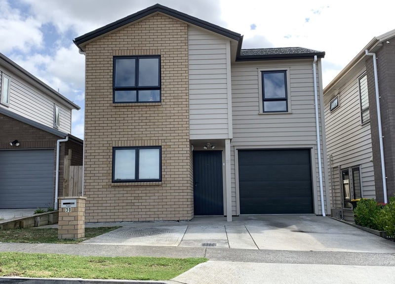 30 Tutuwhatu Crescent, Weymouth, Auckland - Carousel 1